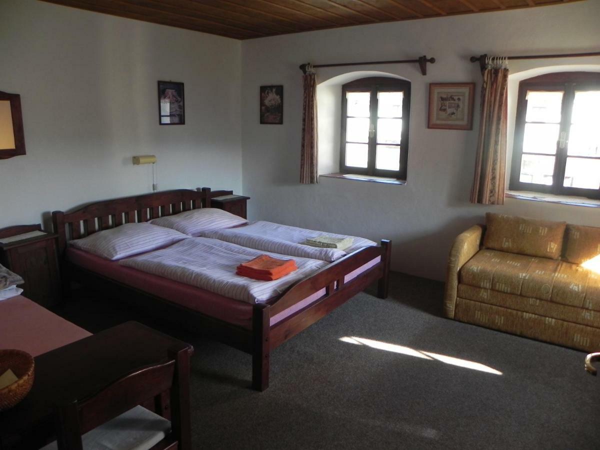 Pension Cervena Hotel กัชแปร์สแก ฮอรี ภายนอก รูปภาพ